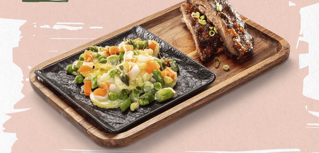 Ovenschotel met aardappel groente gratin en zoete spareribs