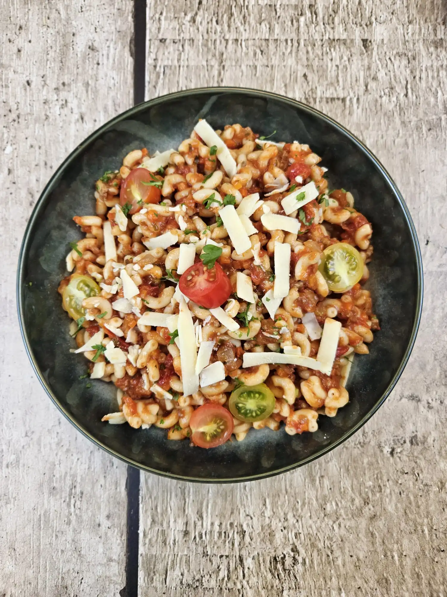Macaroni bolognese 